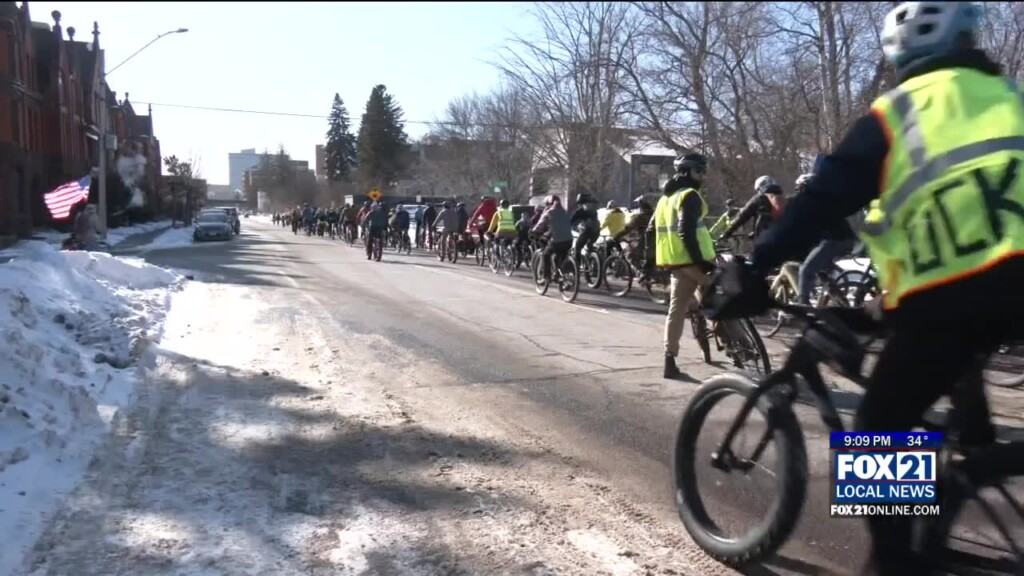 Bicyclists Ride In Unity Honoring Alex Pretti