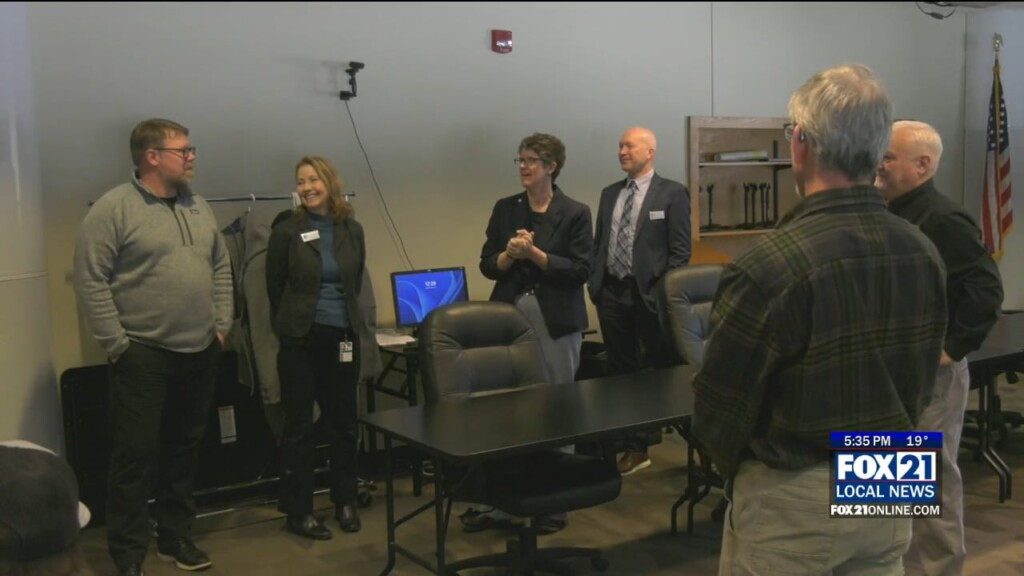 Wisconsin State Superintendent Visits Northwestern High School For Career And Technical Education Month