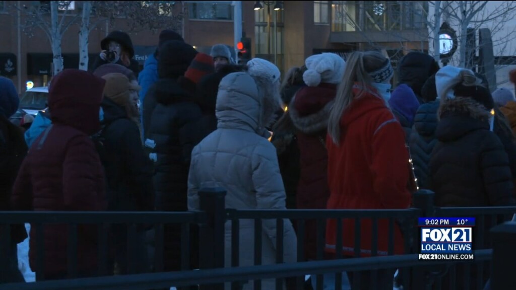 Nurses Lead Nightingale Walk Honoring Alex Pretti