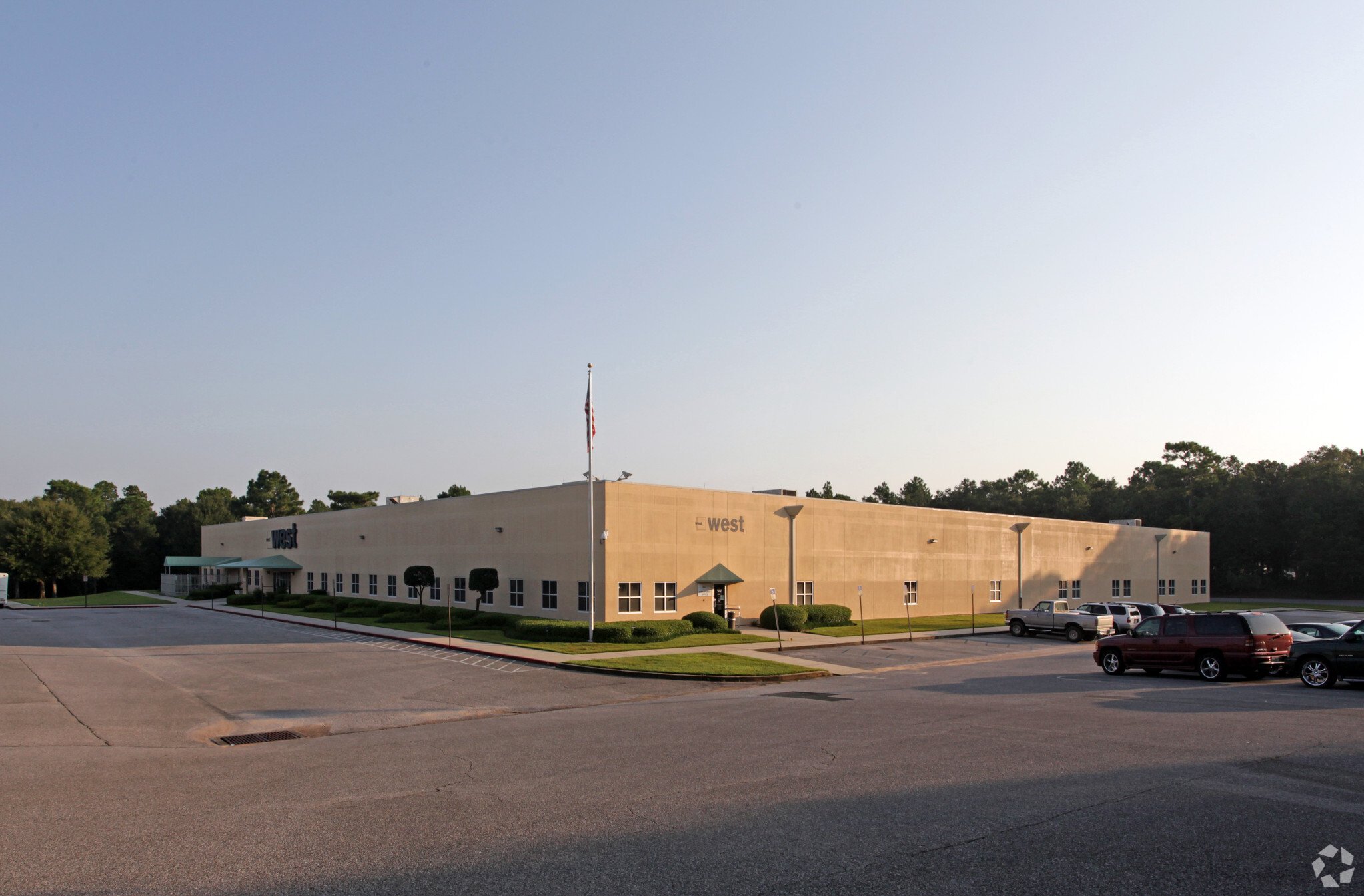 5031 Commerce Park Circle, Pensacola, FL