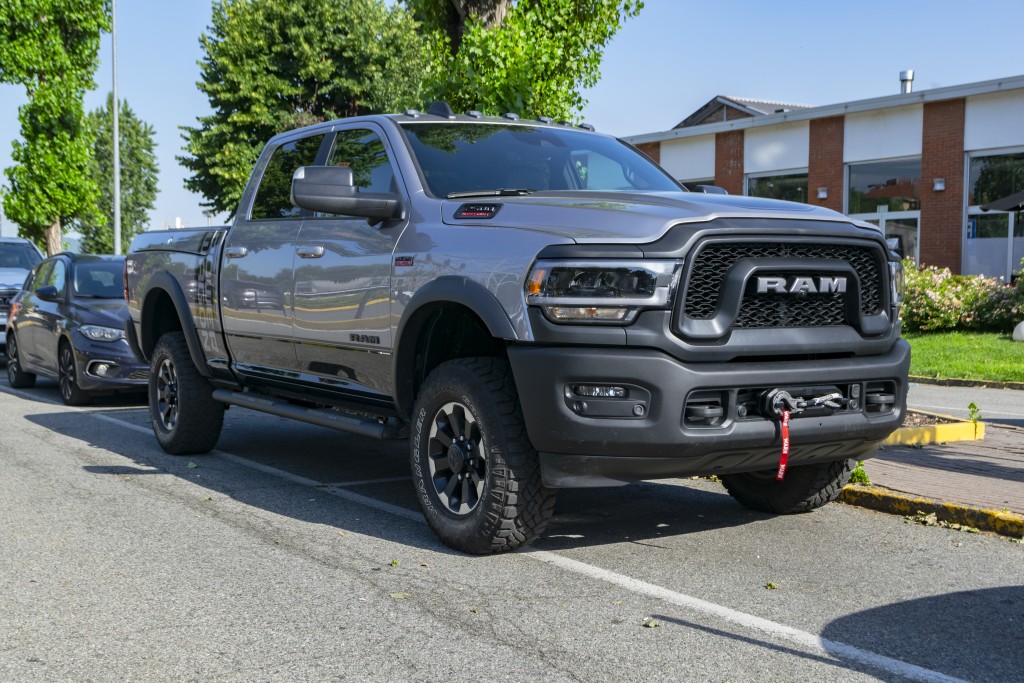 Ram 2500 Heavy Duty On The Street