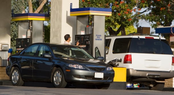 Fillingupatgasstation