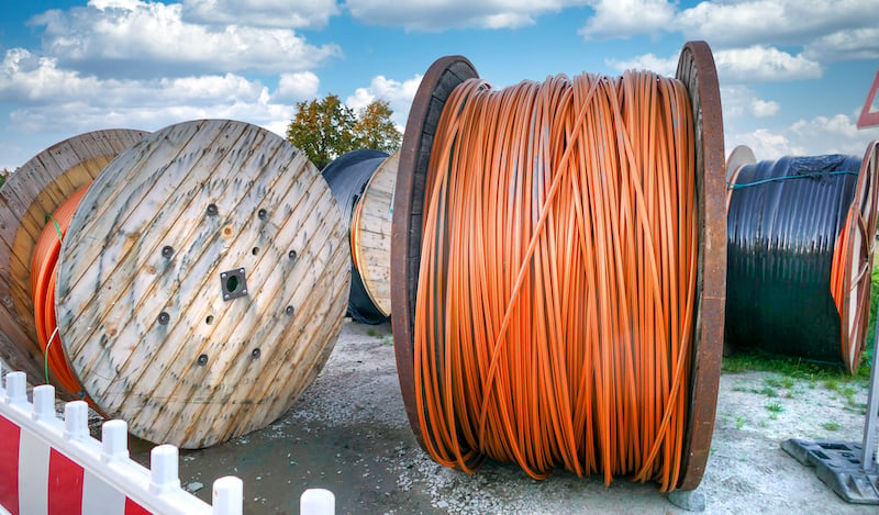 Cable Drums For Laying Internet Fiber Optic Cables In Residential Areas