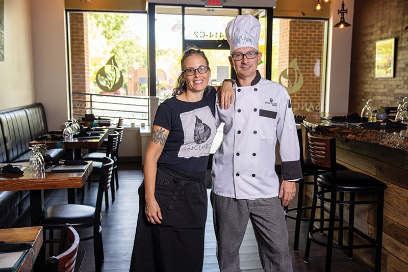 https://wpcdn.us-midwest-1.vip.tn-cloud.net/www.charlottemagazine.com/content/uploads/2022/09/o/x/08-05-22-sanctuarybistro-cltmag-0009.jpg