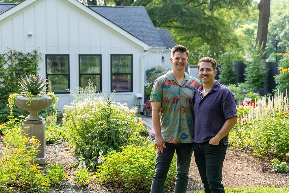 Charlotte, Nc, July 09 2025 Brian Gainey And Husband Tyler (last Name Tk) Int Heir Charlotte Home Gardens. Photographed By Peter Taylor In Charlotte, Nc, July 09 , 2025