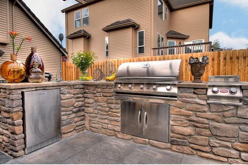 How to Create an Outdoor Kitchen 