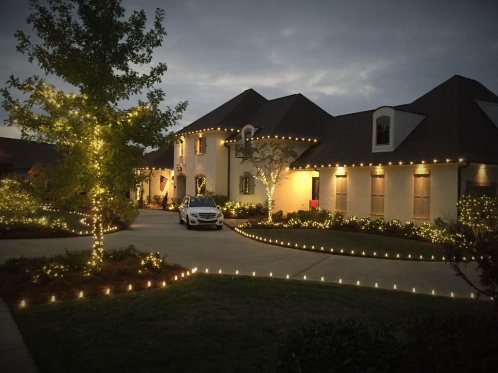 Too Lazy To Put Up Christmas Lights This Company Will Do It For You Charlotte Magazine