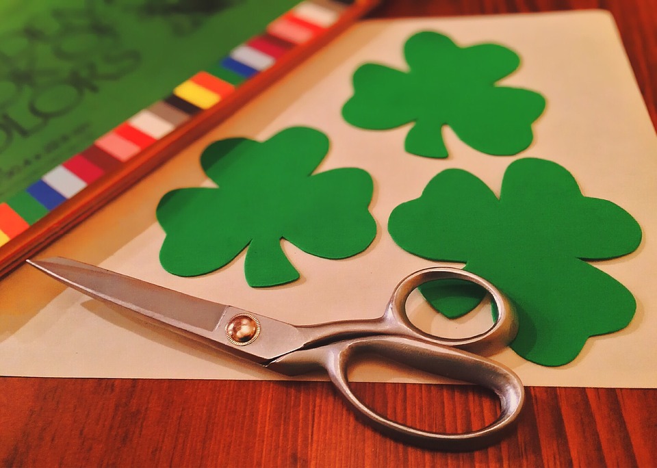 Rainbow Chain Craft For St. Patrick's Day - Crafty Morning