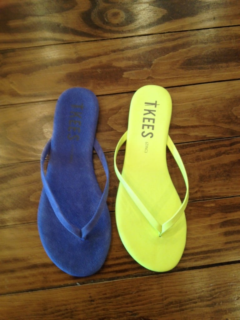 tkees swim flip flops