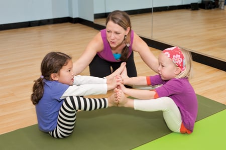 5 Easy Partner Yoga Poses for Kids | Kids Yoga Stories - YouTube