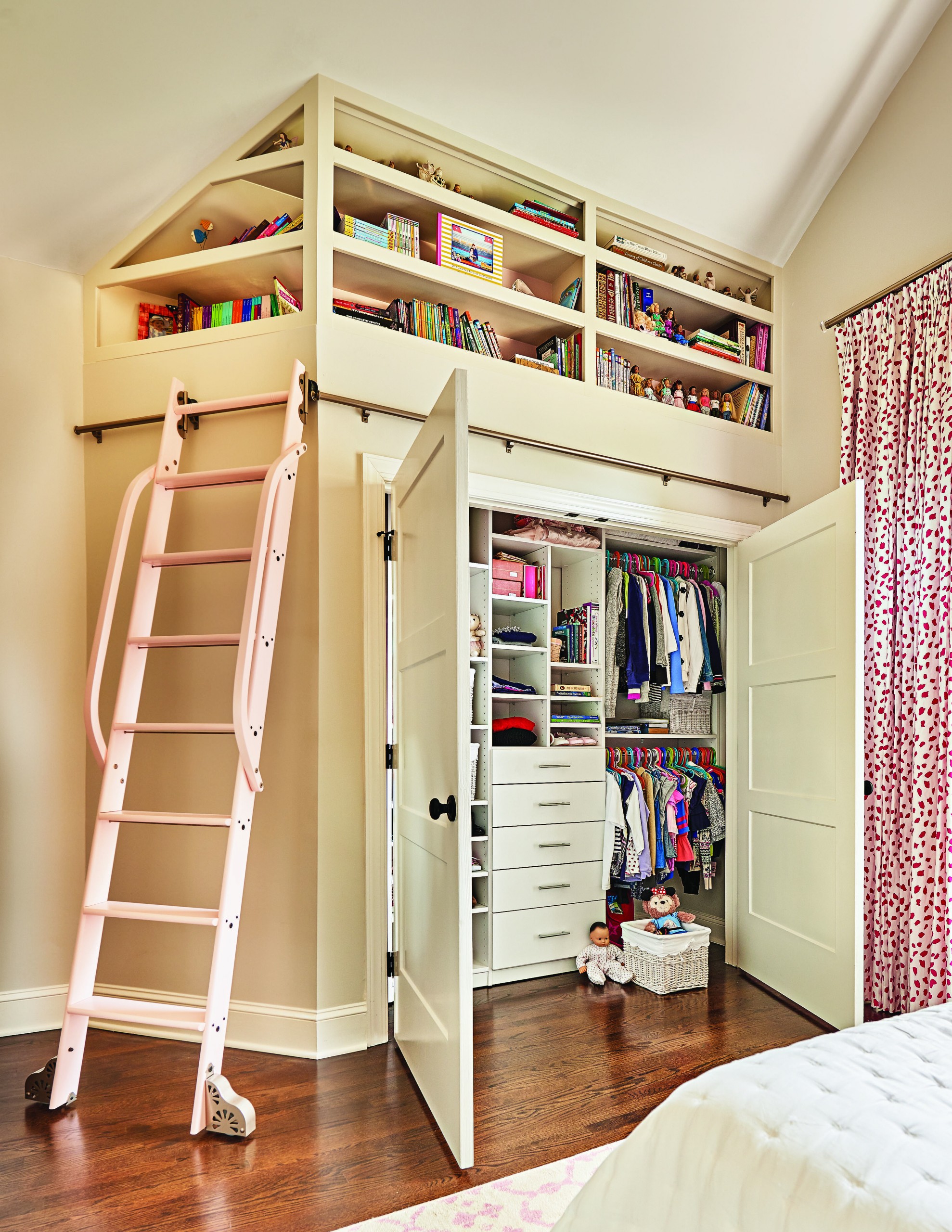 Room We Love A Space for a 9YearOld Avid Reader Charlotte Parent