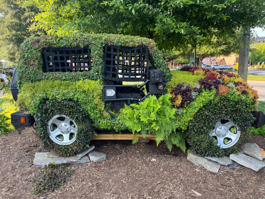 Sc Festival Of Flowers Jeep Topiary Credit Vanessa Infanzonheic 2