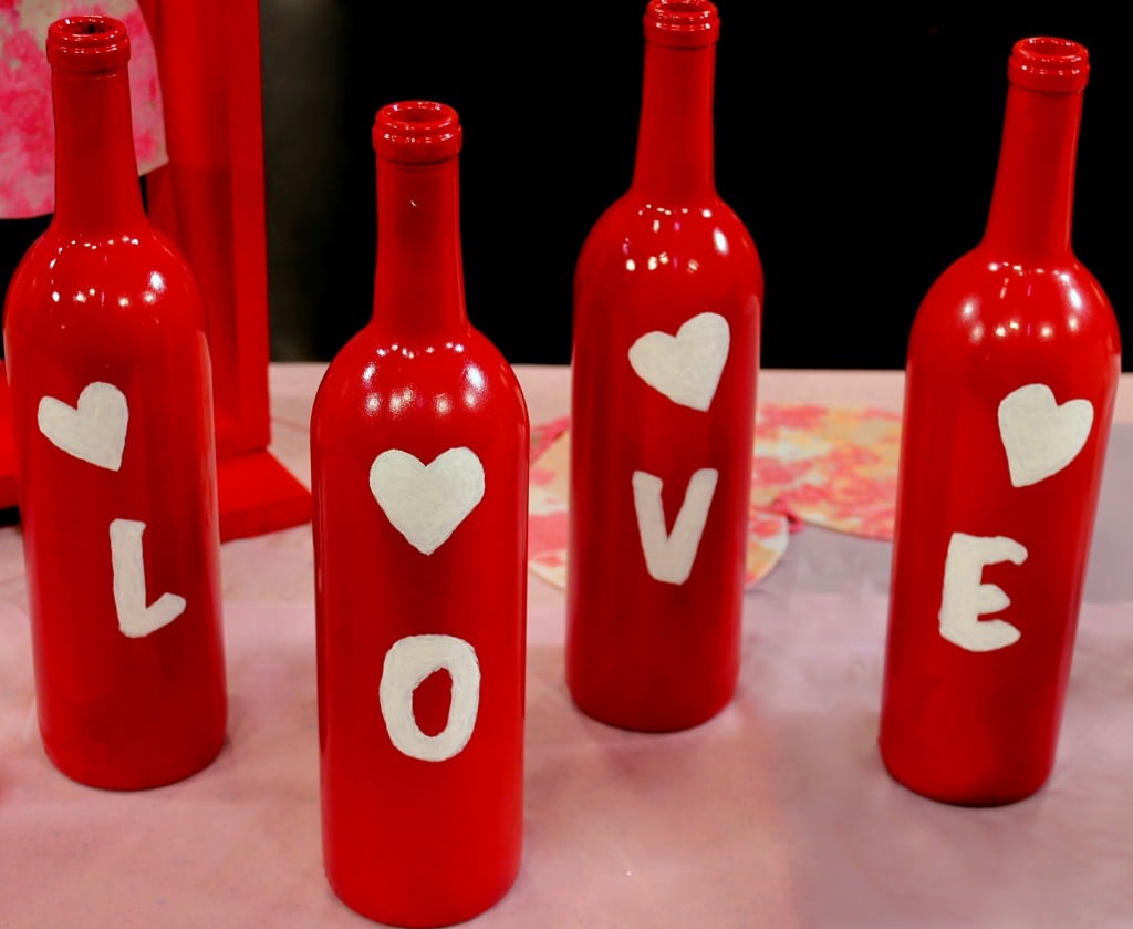 DIY Valentine's Day Wine Bottle Decoration