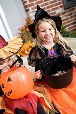 Be Safe, Be Seen on Halloween! - Charlotte Parent