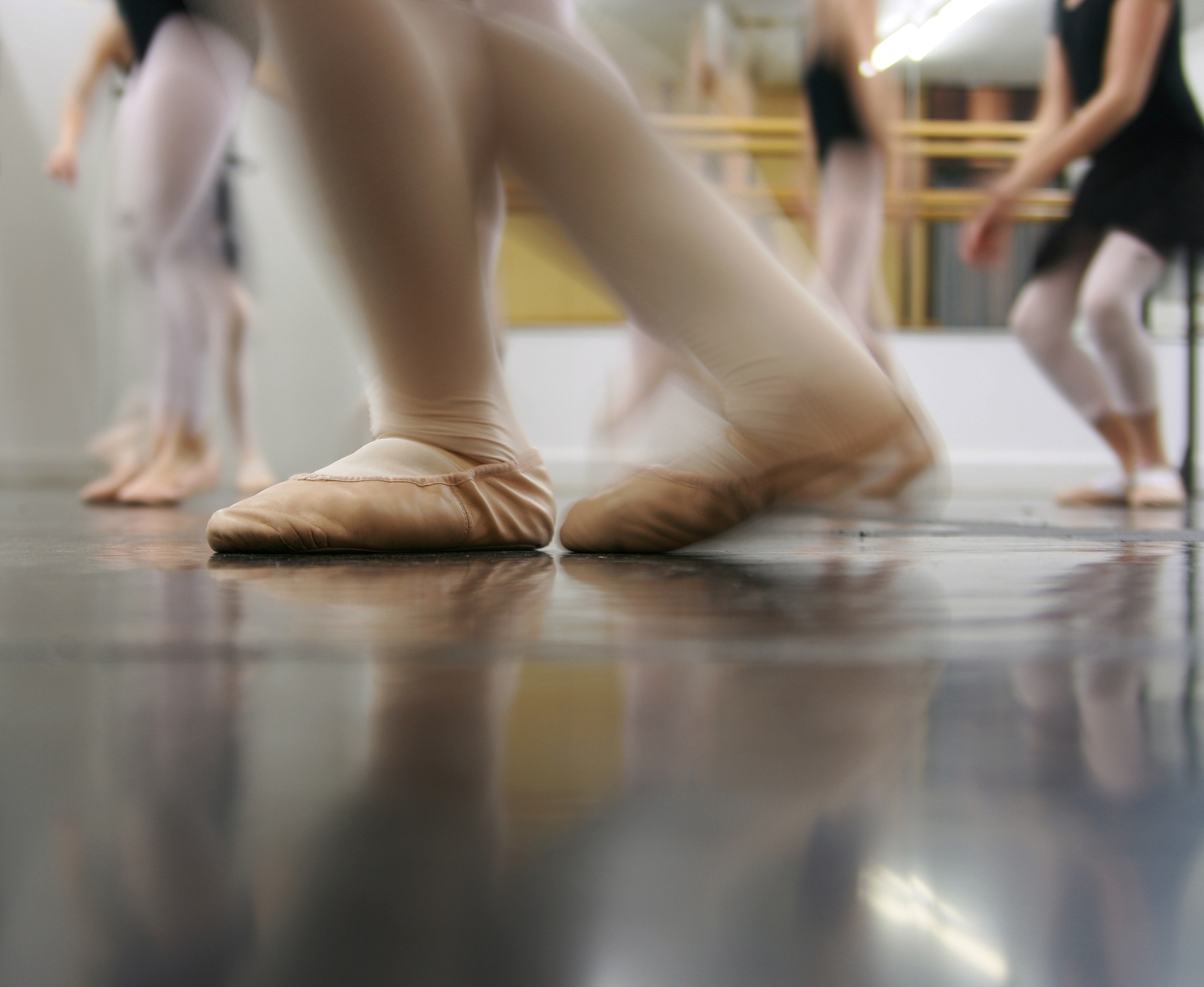 3 Signs That Your Ballet Dancer May Have A Hip Injury Charlotte Parent