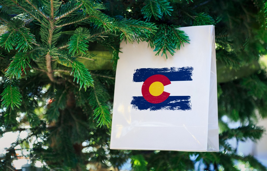Colorado,state,flag,printed,on,a,christmas,shopping,bag.,close