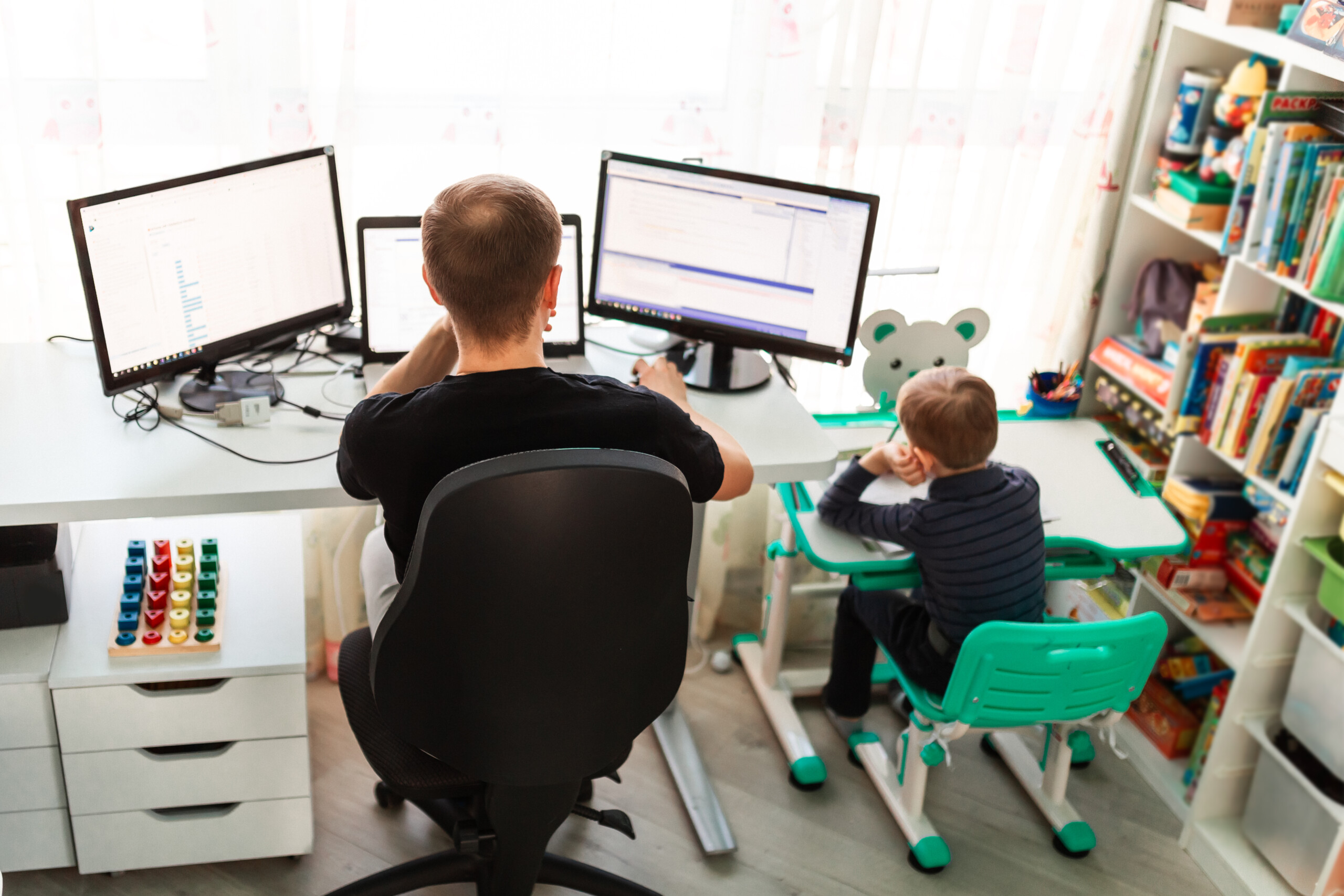 Desk shortage forces parents, students to get creative at home