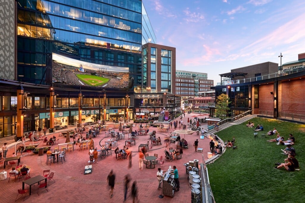 Mcgregor Square Plaza