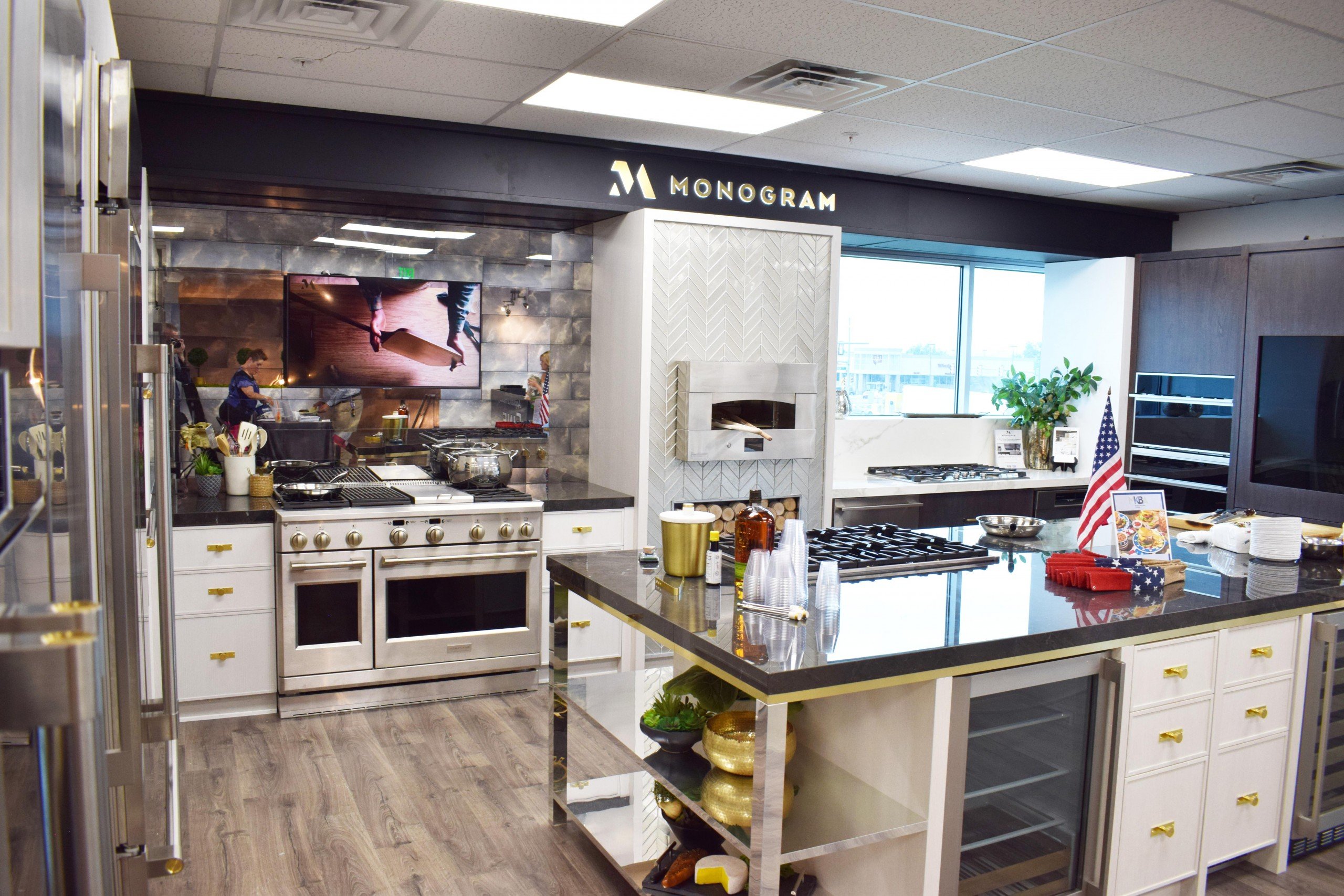 Fergusons Appliance Showroom - f2oi4xe