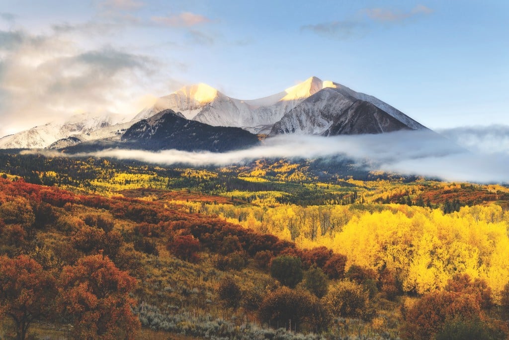 Sunrise,at,twin,mountain,view,of,mount,sopris,and,mount