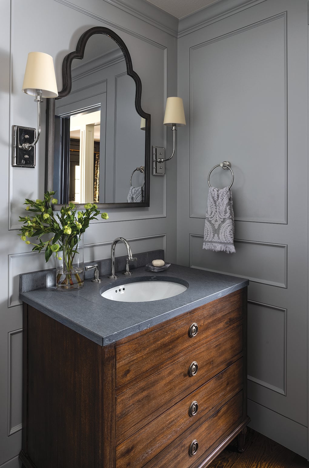 Soft French Country Accents Create a Welcoming Home Atmosphere ...