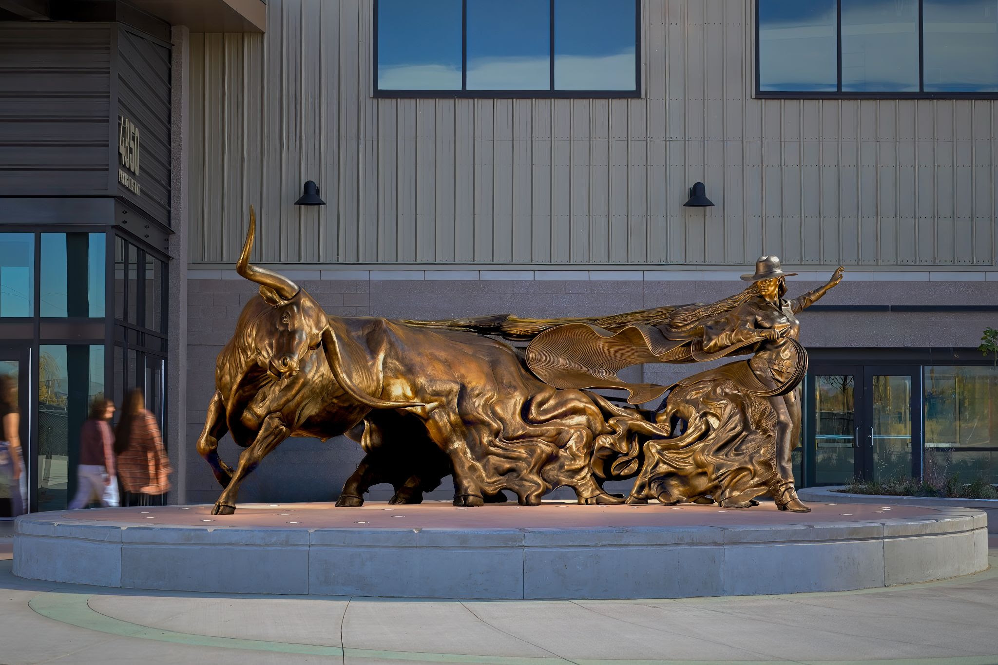 Cliff Garten Unveils Monumental Sculpture at Denver's National
