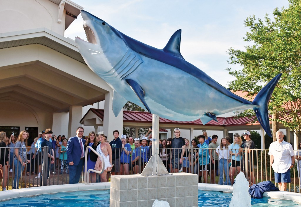 Dhs Mako Shark Dedication Photo By Kay Phelan Ccsz