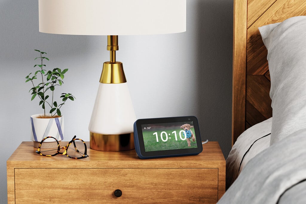 Echo Show 5 Deep Sea Blue Bedroom 1200x800