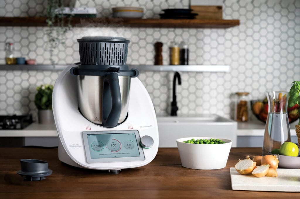 Tm6 With Simmering Basket On Lid