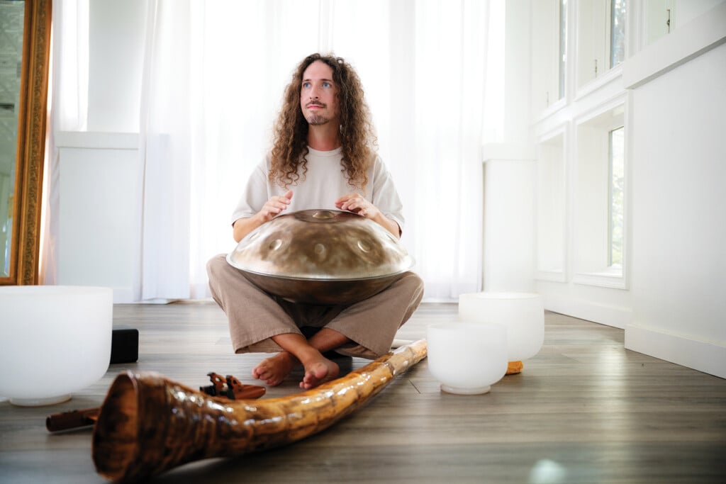 Fox 8281 Feature Web