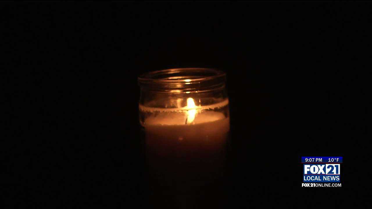 Candlelight Vigil Honors Memory Of Shooting Victim Fox21online