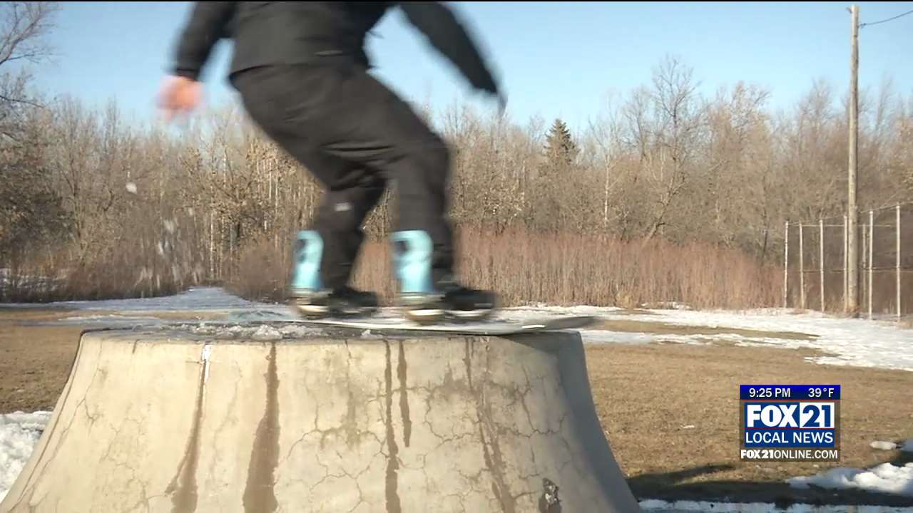 fictie Resistent Loodgieter Shredding into Spring with Urban Snowboarding and Skateboarding -  Fox21Online