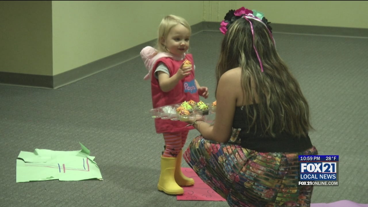 UWS Students Making Halloween Memories for Kids