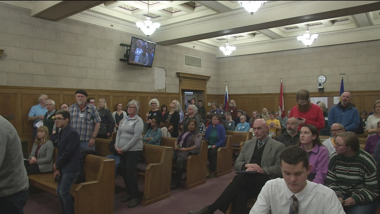 Duluth Council Passes Plastic Bag Fee, Two Councilors Opposed