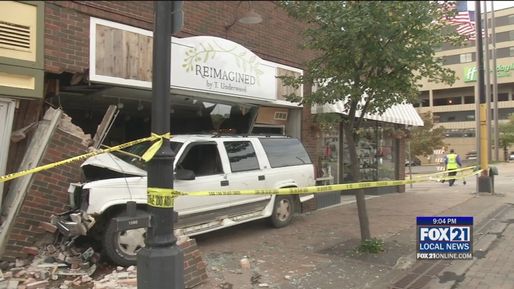 Suv Vs Building
