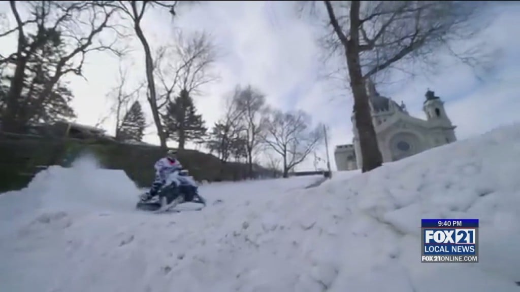 Snowmobiler