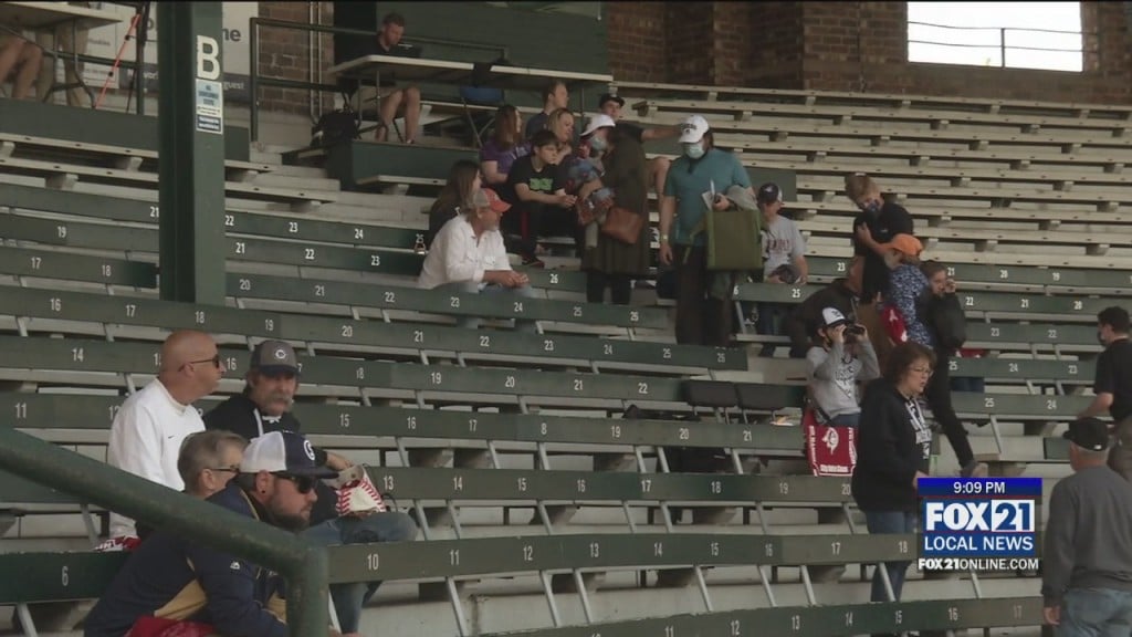 Huskies Fans Reax