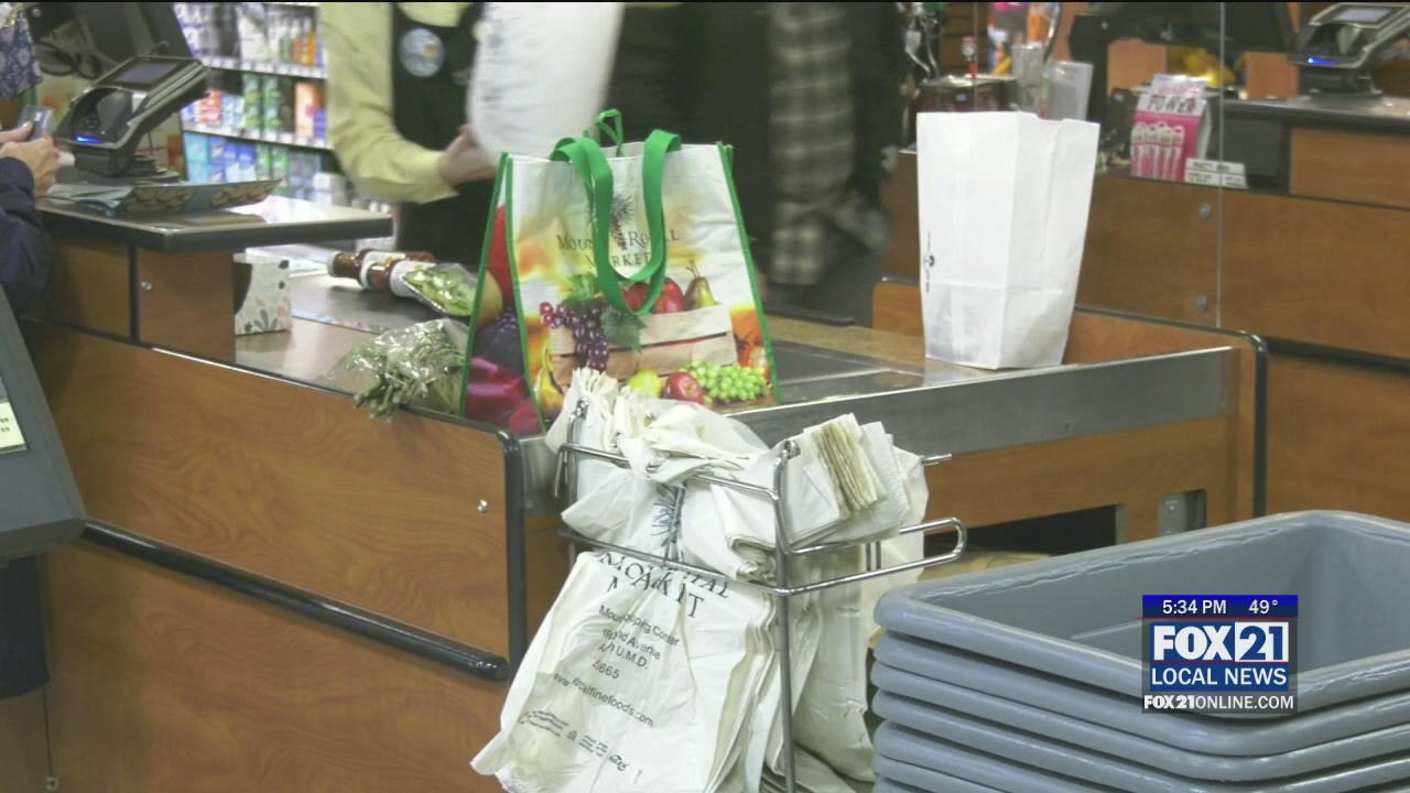 Duluth Retailers are Now Charging for Bags