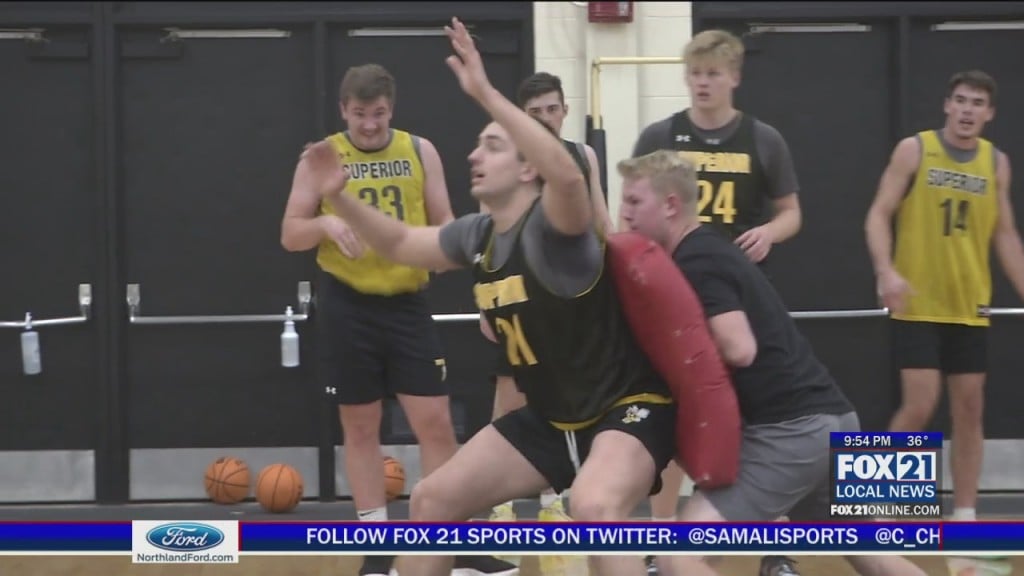 Uws Basketball