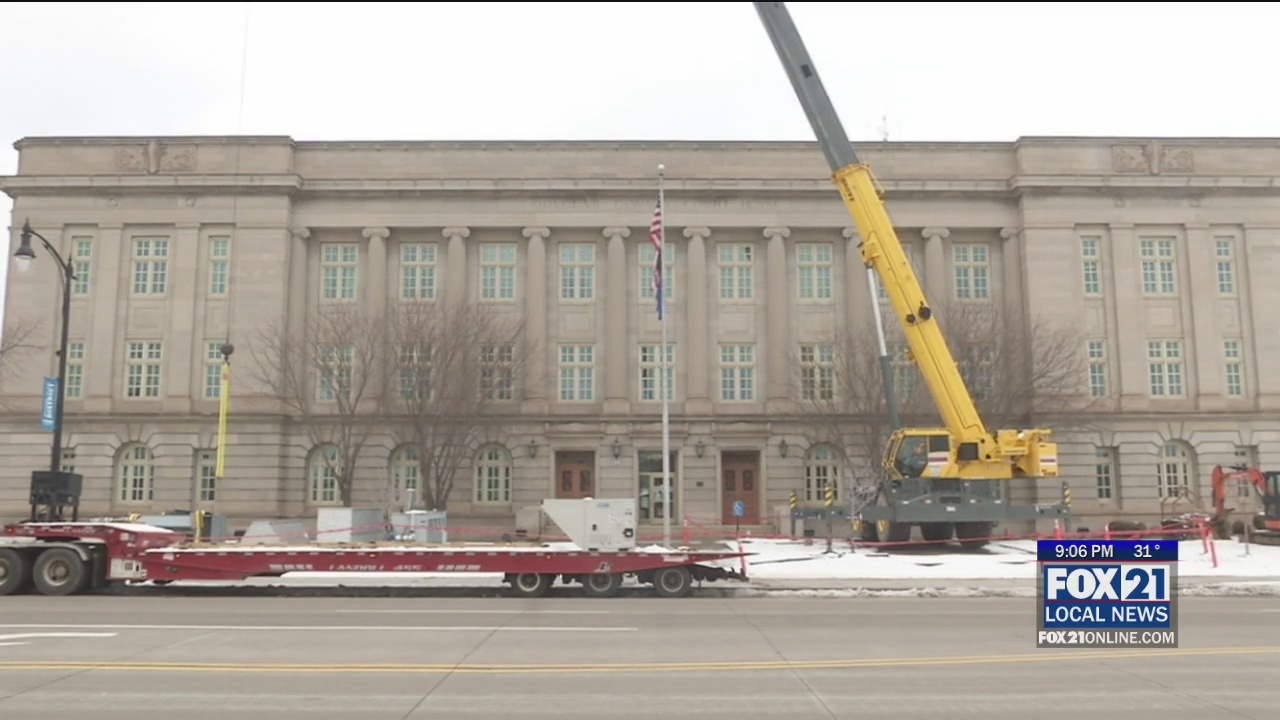 Crane Hauls In New HVAC System For Historic Douglas County Courthouse