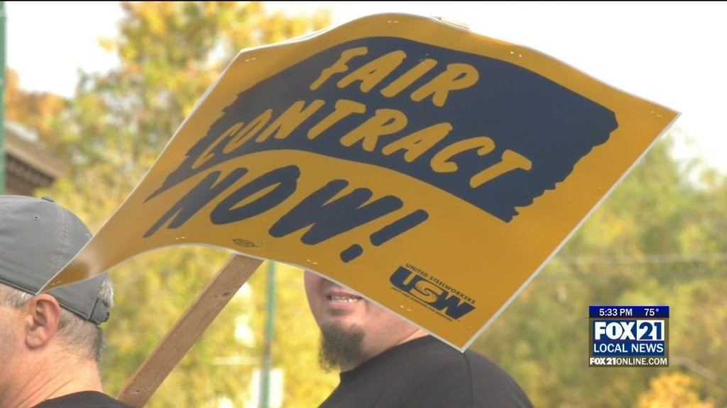 Steelworkers Picketing