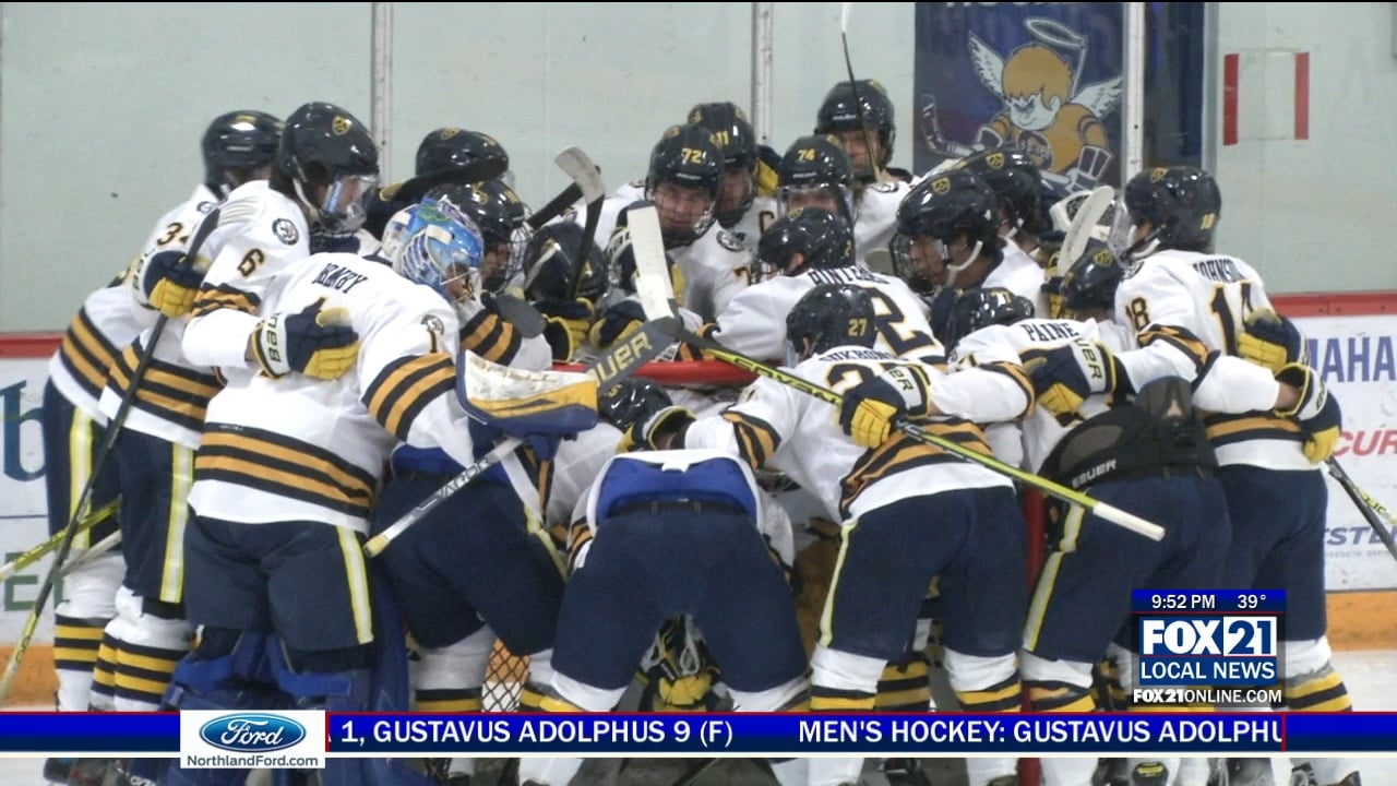 Big 1st Period Propels CSS Men's Hockey Past Gustavus in Home Opener