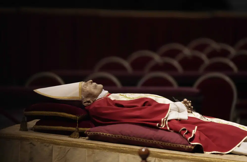 Popes Body