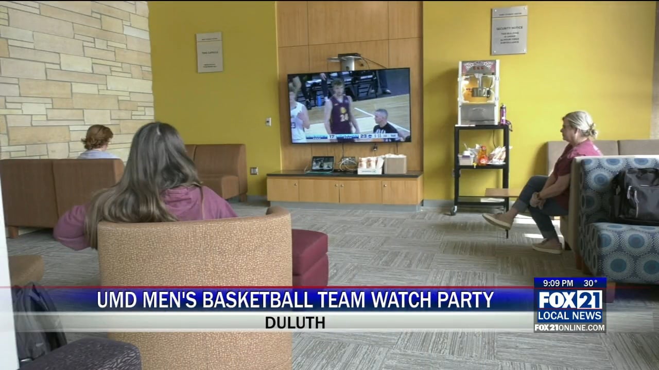UMD Students Cheer On Basketball Teams In March Tournaments