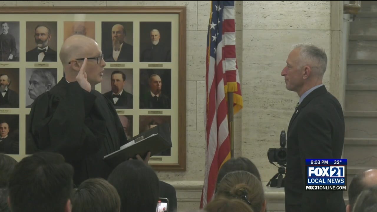 Roger Reinert Sworn In As Duluth Mayor - Fox21Online