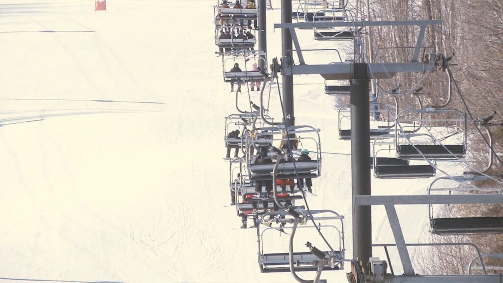 Snowboard Still