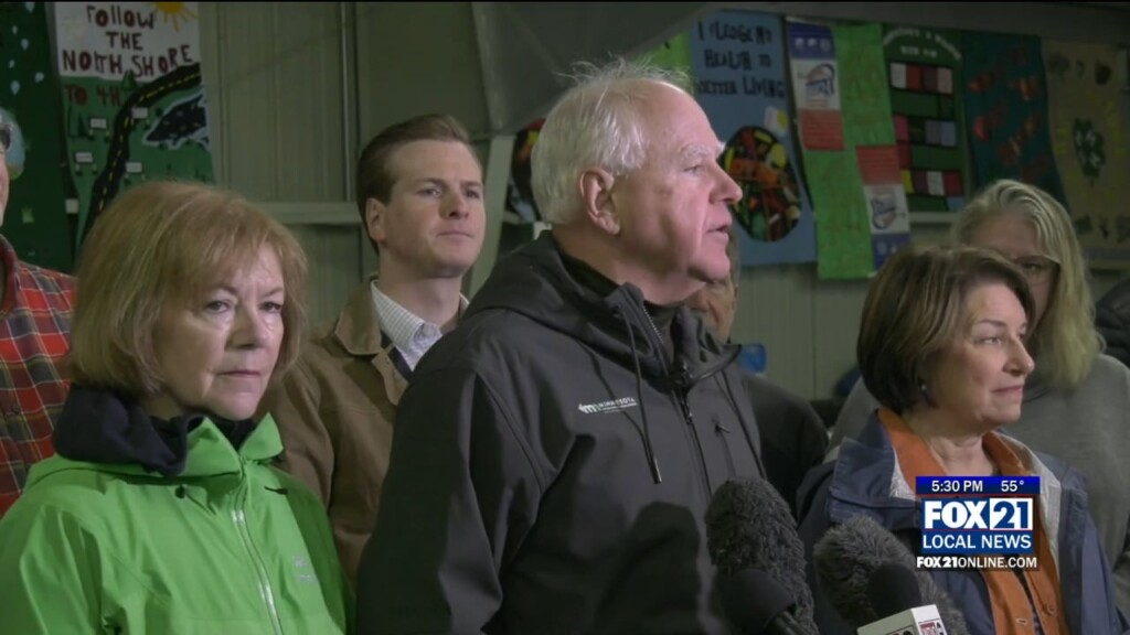 Leaders Visit Fire