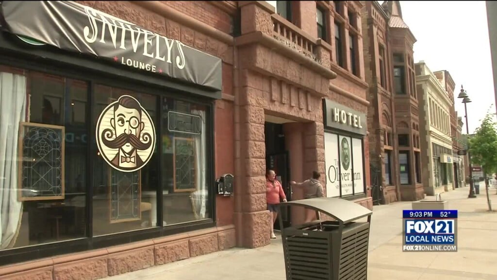 Snively's Lounge