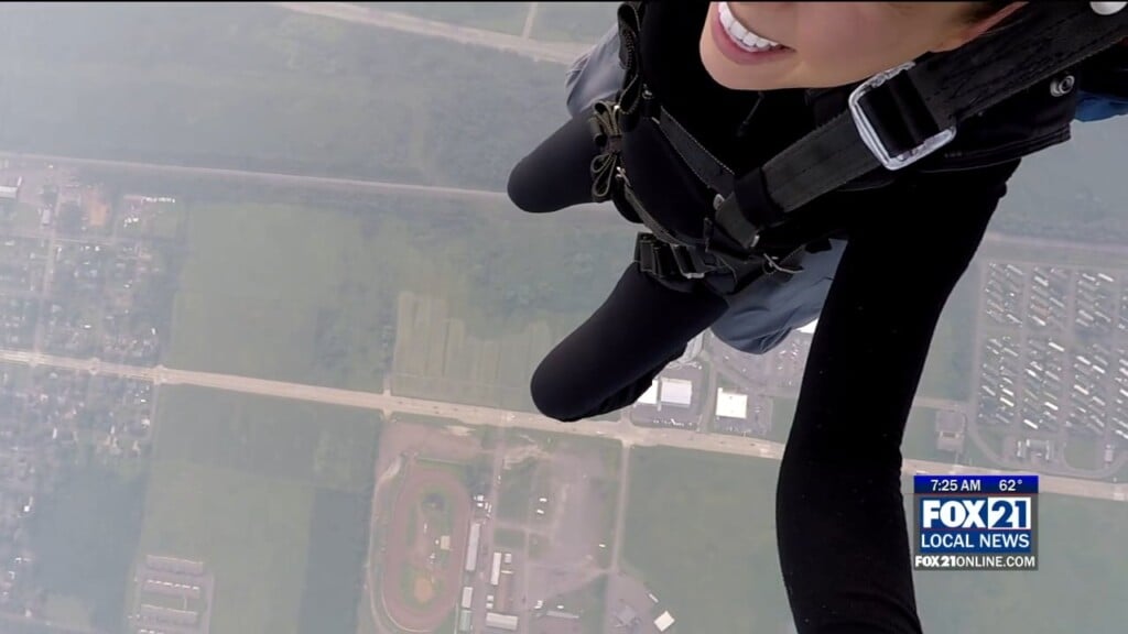 Maria Vollom Skydives