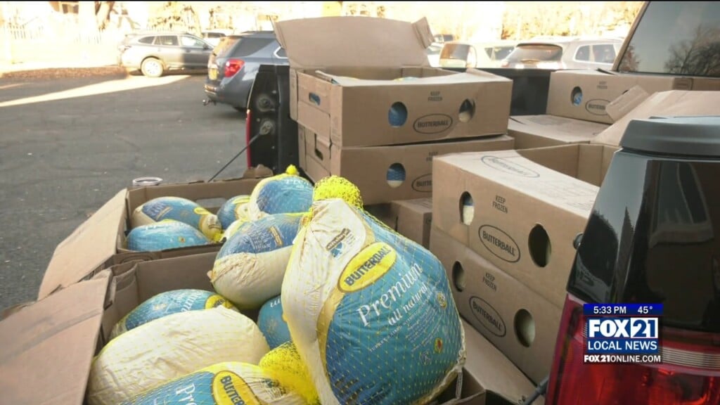 Chum Distributing 300 Thanksgiving Dinners This Week